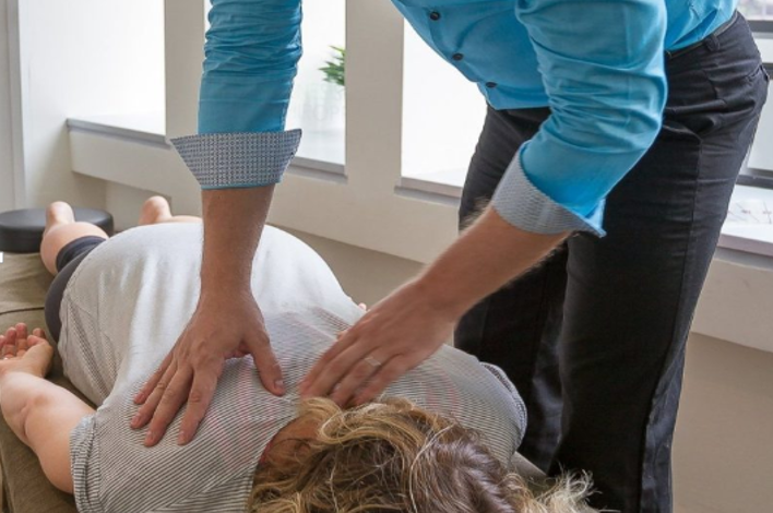 Shockwave Therapy vs. Traditional Pain Relief: Which One Works Best?