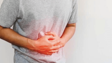 This pain usually gets worse when the abdomen is strained.
